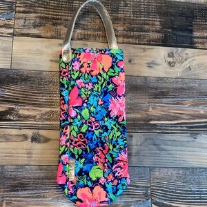 NWOT Lilly Pulitzer Festive Fantasy Print Insulated Wine holder bag gold handle